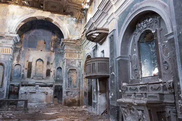 Romagnano al Monte, C'deki Salerno eyaletinde bir hayalet kasaba