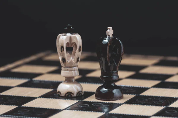 Schack strategi konceptet är på schackbrädet — Stockfoto