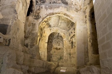 matera yakınlarındaki parkta bir kaya kilise içinde, İtalya