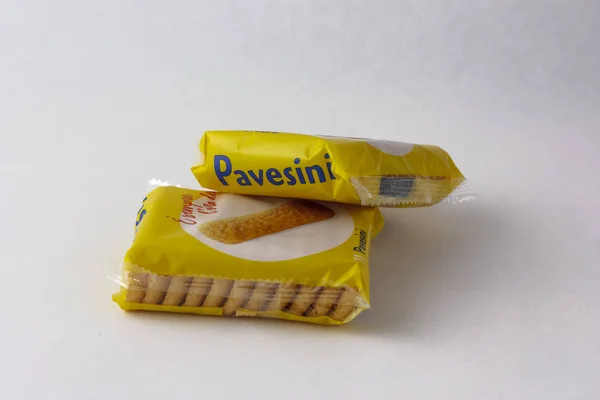 Matera, Italia - 29 de mayo de 2019: Pavesini galletas de azúcar en un blanco — Foto de Stock