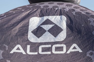 Salerno, İtalya - 29 Haziran 2019: Alcoa reklam panosu 