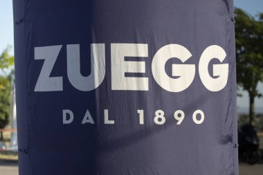 Salerno, İtalya - 29 Haziran 2019: Zuegg reklam panosu