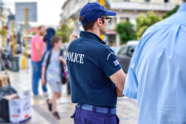 Chania, Yunanistan - 14 Haziran 2018: sokak güvenliği için yerel grev sırasında editoryal fotoğraf çalışma Yunanistan polis.