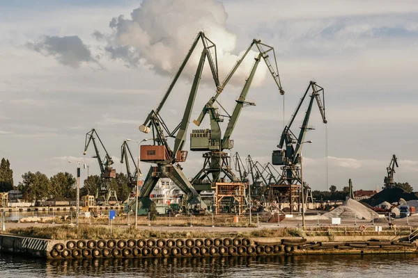 Grandes Grúas Portacontenedores Puerto Gdansk Polonia Diferentes Escenarios —  Fotos de Stock