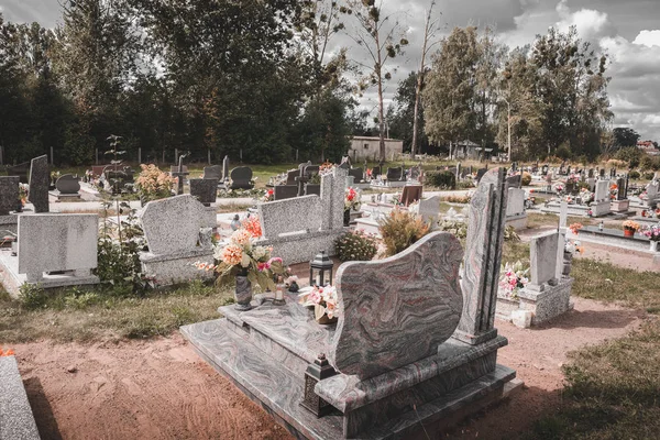 Tombstone, memorials and headstones in the graveyard — Stock Photo, Image