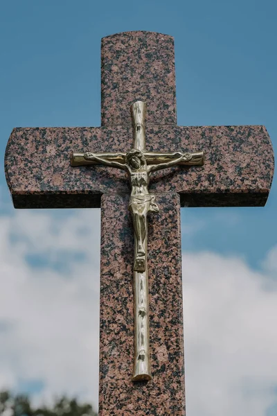 Cruces de cementerio en diferentes fondos — Foto de Stock