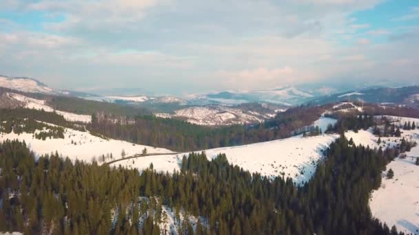 Zima Góry Krajobraz Panoramę Wzgórz Wieś Karpatach Panoramiczny Widok Lotu — Wideo stockowe