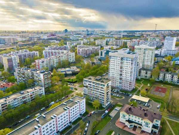 Büyük şehir bahar havadan görünümü. Minsk, Beyaz Rusya Cumhuriyeti başkenti Cityscape