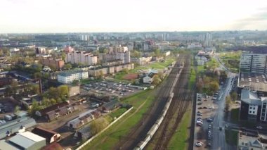 Büyük şehir bahar havadan görünümü. Tren istasyonuna. Minsk, Beyaz Rusya Cumhuriyeti başkenti Cityscape
