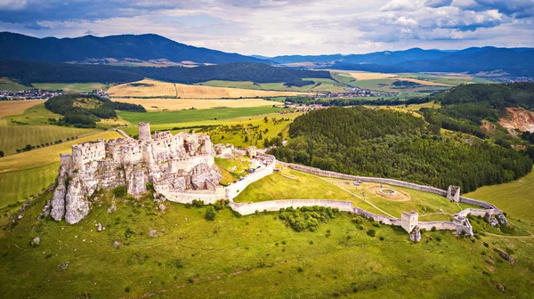 Vista aérea do castelo de Spis no verão — Fotografia de Stock