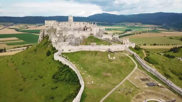 夏季斯皮斯 斯皮斯克 城堡的鸟瞰图 中欧第二大城堡 联合国教科文组织遗产 斯洛伐克 — 图库视频影像
