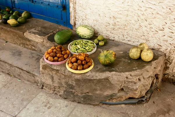 African fruits in unsanitary conditions at African market