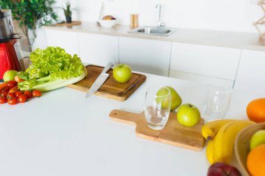 Hazırlanması için sağlıklı gıda kümesi evde mutfak içecekler