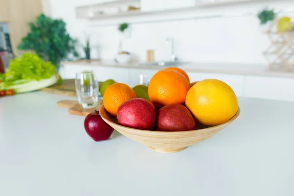 Tigela Cheia Frutas Frescas Cozinha Casa — Fotografia de Stock