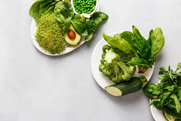 Gesunde Kost Selektionsquelle Für Vegetarier Avocado Zucchini Grüne Erbsen Und — Stockfoto