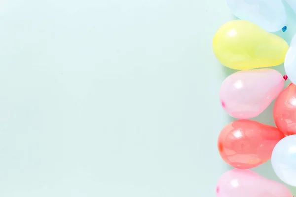 Establecer Diferentes Globos Colores Sobre Fondo Azul Pastel Con Espacio — Foto de Stock