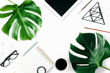 Modern beyaz ofis resepsiyon masası Pano ve aksesuarları