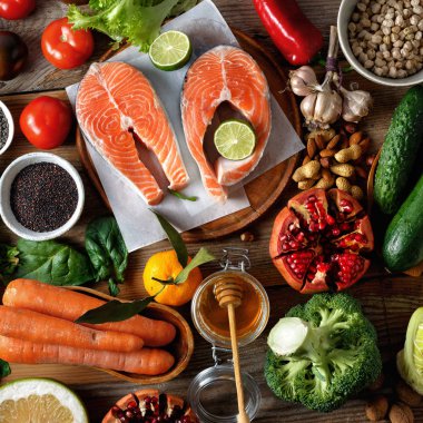 yemek pişirmek için sağlıklı gıda maddeleri üstten görünüm 