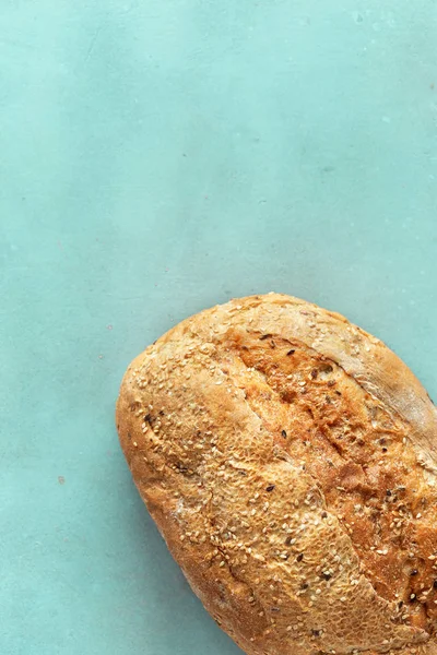 Chleb Pieczywo Chrupiąca Drewnianym Stole Kopia Miejsce Widok Góry — Zdjęcie stockowe