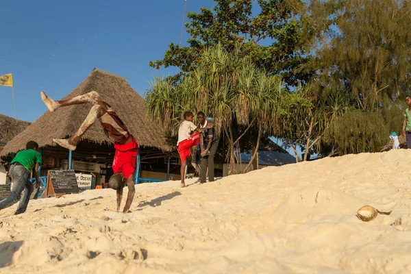 Zanzíbar Tanzania África Febrero 2017 Adolescentes Africanos Alegres Divierten Playa — Foto de Stock