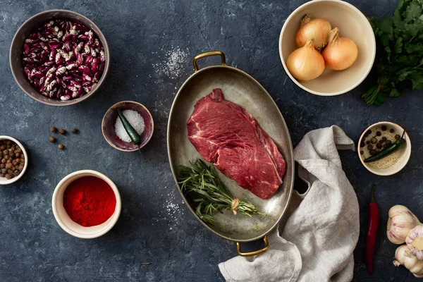 Carne Cruda Con Ingredientes Para Cocinar Alimentos Saludables Vista Superior — Foto de Stock