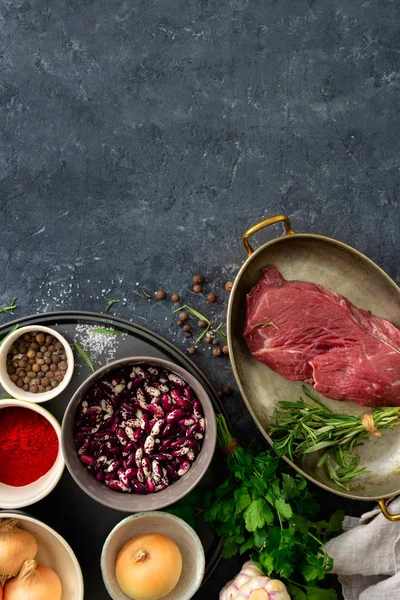 Carne Res Cruda Con Ingredientes Para Cocinar Alimentos Saludables Carne — Foto de Stock