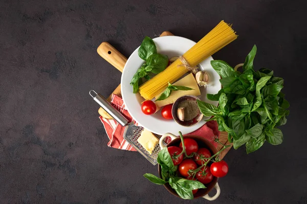 Recipe Cooking Italian Pasta Raw Ingredients Cooking Dark Background — Stock Photo, Image