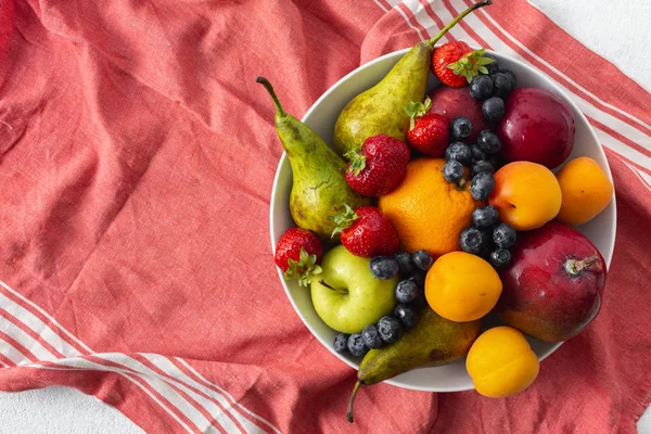 Meng Fruit Plaat Een Lichte Achtergrond Top View — Stockfoto