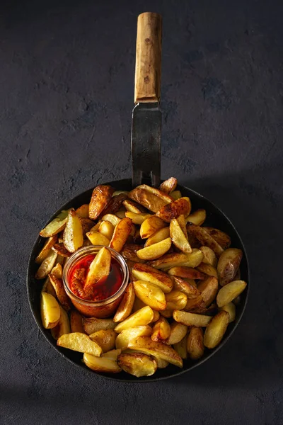 Fried Potatoes Brava Sauce Dark Background Top View — Stock Photo, Image