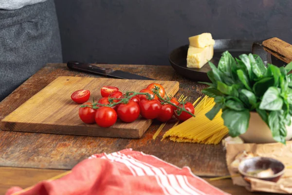 Pastas Crudas Con Ingredientes Para Cocinar Espaguetis Italianos Cocina — Foto de Stock
