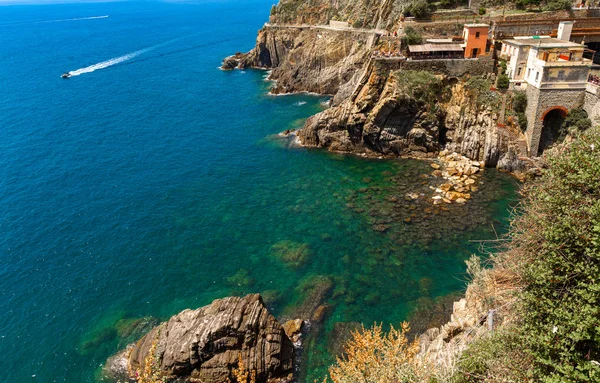 Cinque Terre İtalya güzel deniz manzarası üst görünümü
