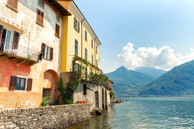 Göl como İtalya üzerinde güzel manzara