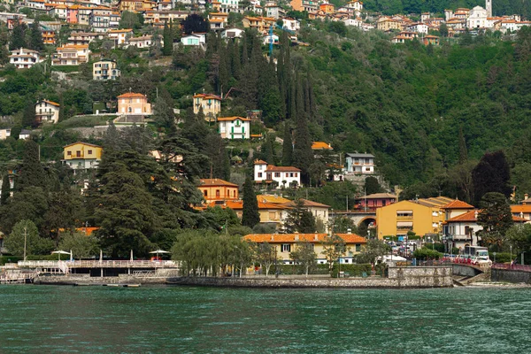 Como Gölü'nün güzel panoramik manzarası, İtalya