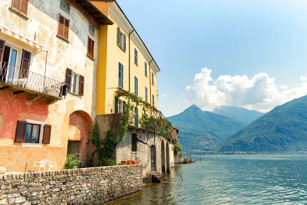 Göl como İtalya üzerinde güzel manzara