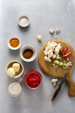 Havai görünüm karnabahar köri pişirme ham maddeler