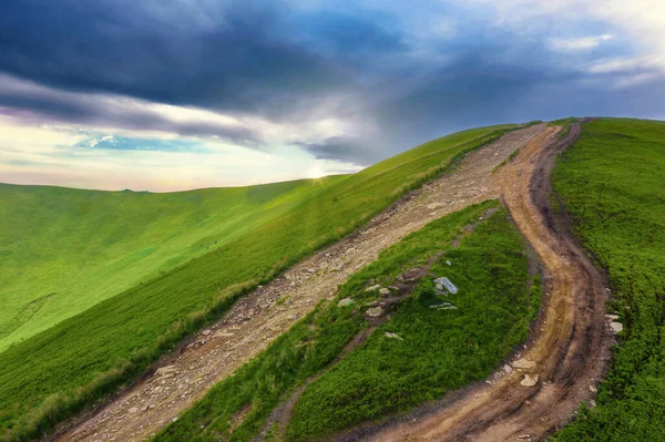 Estrada Que Conduz Topo Montanha Bela Paisagem Natural Com Estrada — Fotografia de Stock