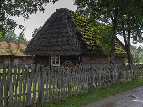 Vecchi Cottage Legno Paglia Nel Museo Folkloristico All Aperto Kolbuszowa — Foto Stock