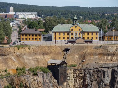 Falu Gruva (Falun bakır benim) Falun, Dalarna, İsveç yaz 2018 yılında. Görünümü madenciliği Müzesi ve büyük çukur