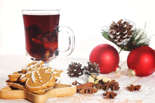 Vino Caliente Con Especias Con Galletas Navidad Decoración Año Nuevo — Foto de Stock