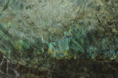 Yeşil renk, güzel bir parlaklık ile doğal taş denilen Labradorit Big Blue