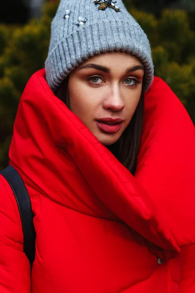 Portrait Young Attractive Woman Red Jacket Standing Winter Street Looking — Stock Photo, Image