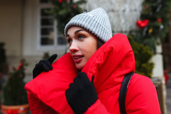 Close Street Portrait Woman Street Christmas Trees Sale Place Woman — Stock Photo, Image