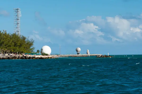 Fehér Kommunikációs Kupola Rádió Tornyok Nyárson Floridai Key West Whithead — Stock Fotó