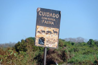 Transpantaneira' da Yaban Hayatı Yol İşareti, Pantanal, Mato Grosso, Brezilya, Güney Amerika.