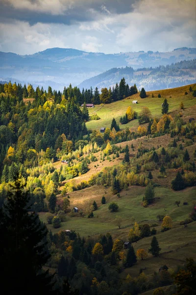 Sunrise Bucovina Bölge Rumen Kırsalında Puslu Tepeler Üzerinde — Stok fotoğraf