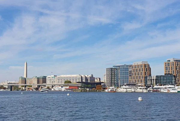 Wharf Van Ons Kapitaal Met Jachthaven Een Uitzicht Washington Monument — Stockfoto