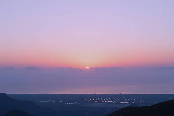 Panorama Durante Amanecer Salida Del Sol Nublado Sobre Mar Mediterráneo Fotos De Stock Sin Royalties Gratis