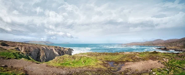 美丽的全景景观与岩石和海洋海岸 县科克 西南爱尔兰 — 图库照片