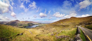 Glanmore göl manzara. Tatlısu Gölü İrlanda güneybatısında. County Kerry Beara Yarımadası üzerinde yer almaktadır