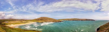 Güneşli bir günde Barleycove beach county Cork'deki/daki ile panoramik manzara. İrlanda.